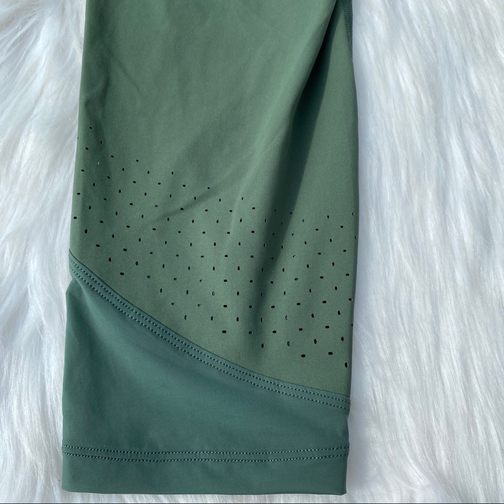 Lululemon Uncovered Strength Crop Leggings - Picture 6 of 7